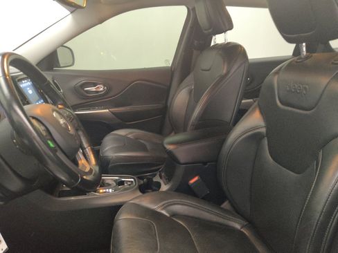 Used 2020 Jeep Cherokee Limited FWD image 17