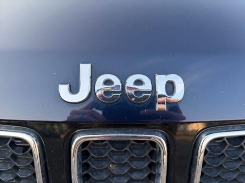 Used 2018 Jeep Compass Limited AWD/4WD image 23