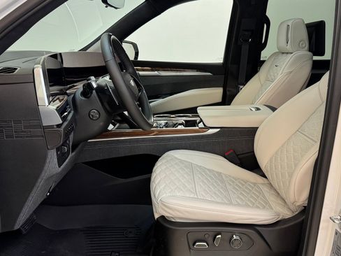 New 2025 Cadillac Escalade Sport Platinum w/ LPO, ONYX Package image 5