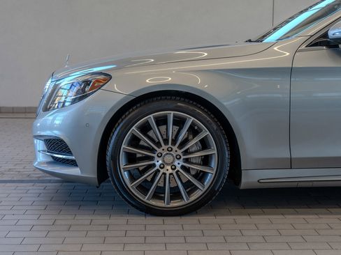 Used 2015 Mercedes-Benz S 550 Sedan image 4
