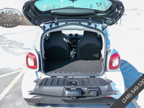 Used 2018 smart fortwo electric drive image 4