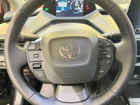 Used 2025 Toyota Prius LE image 27