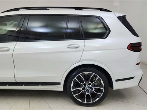Used 2025 BMW X7 xDrive40i w/ M Sport Package image 10