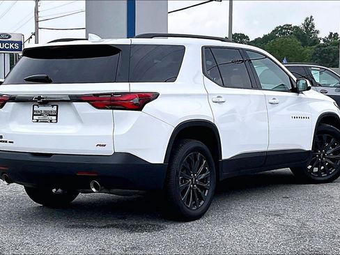 Used 2023 Chevrolet Traverse RS AWD/4WD image 11