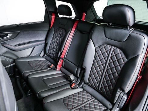 New 2026 Audi SQ7 Prestige AWD/4WD image 20