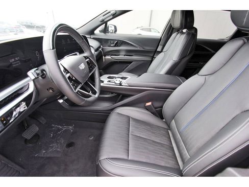 New 2026 Cadillac Lyriq Luxury image 6