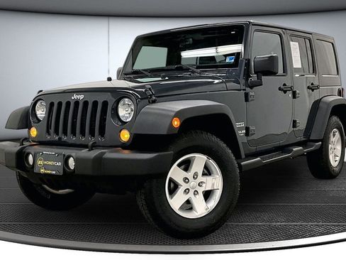 Used 2017 Jeep Wrangler Unlimited Sport w/ Quick Order Package 24S AWD/4WD image 3
