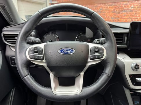 Certified 2023 Ford Explorer XLT w/ Equipment Group 202A AWD/4WD image 15