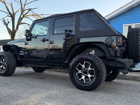 Used 2012 Jeep Wrangler Unlimited Sport image 9