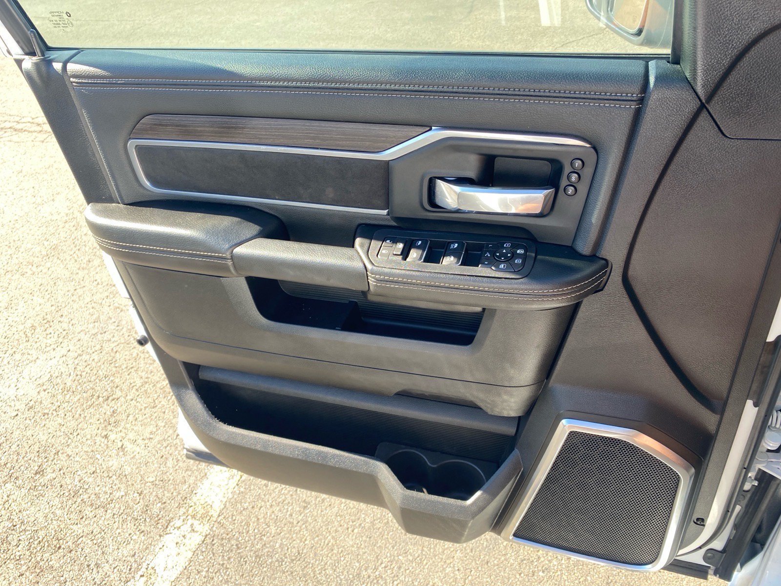 Used 2026 RAM 2500 Laramie AWD/4WD image 22