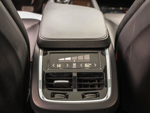 Used 2017 Volvo XC90 T6 Momentum w/ Momentum Plus Package image 26