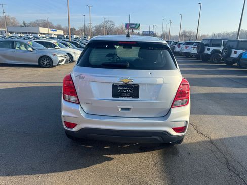 Used 2017 Chevrolet Trax LS image 3