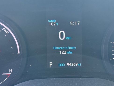 Used 2022 Toyota Sienna XLE image 19