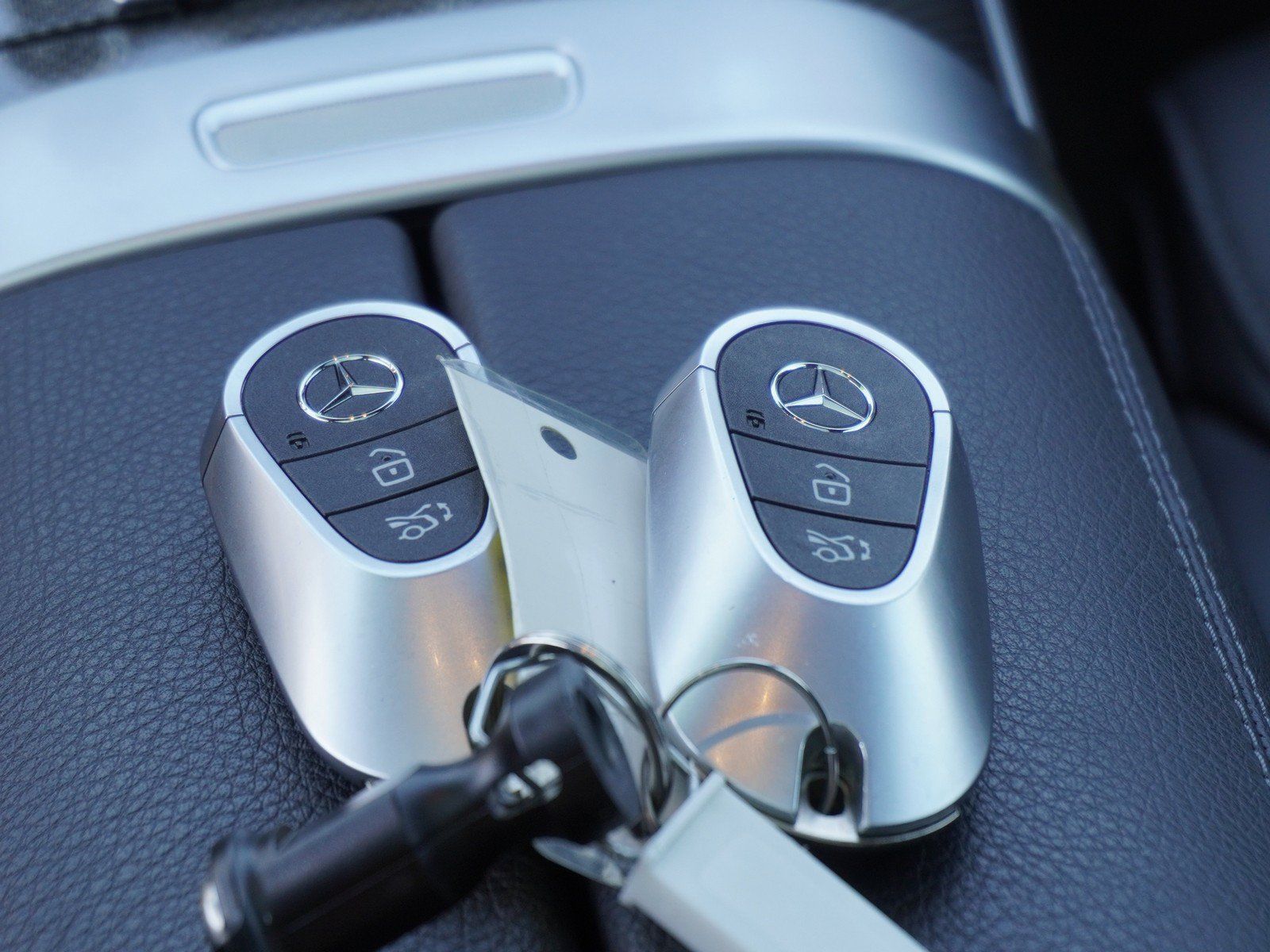 Used 2023 Mercedes-Benz C 300 Sedan image 14
