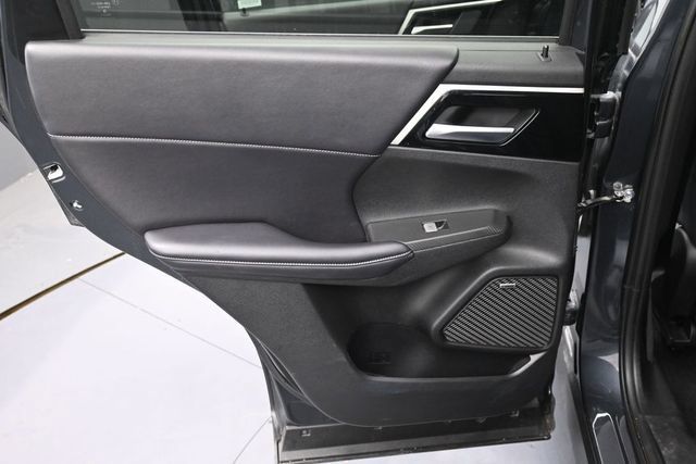 Used 2025 Mitsubishi Outlander SE FWD image 23