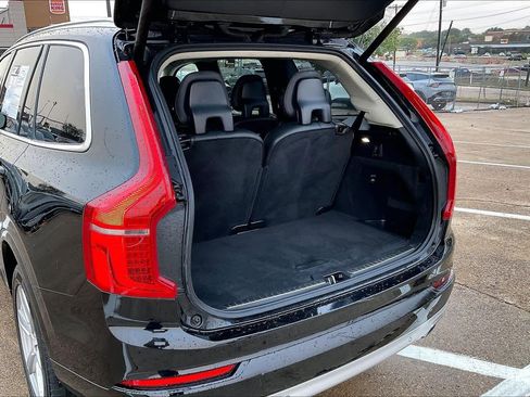 Used 2021 Volvo XC90 T5 Momentum image 18