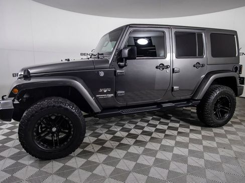 Used 2018 Jeep Wrangler Unlimited Sahara w/ Max Tow Package AWD/4WD image 9