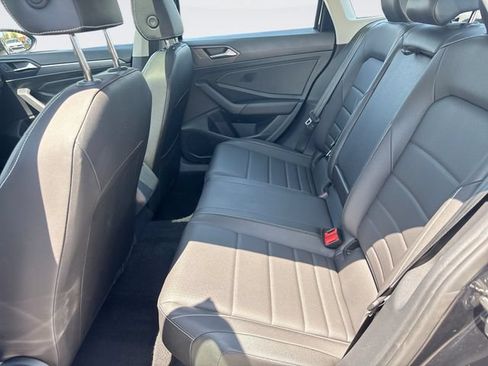 Used 2024 Volkswagen Jetta SE FWD image 22