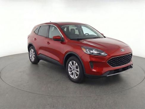 Used 2020 Ford Escape SE FWD image 2