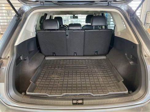 Used 2021 Volkswagen Tiguan SE AWD/4WD image 9