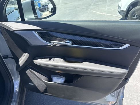 Used 2024 Cadillac XT6 Premium Luxury AWD/4WD image 28