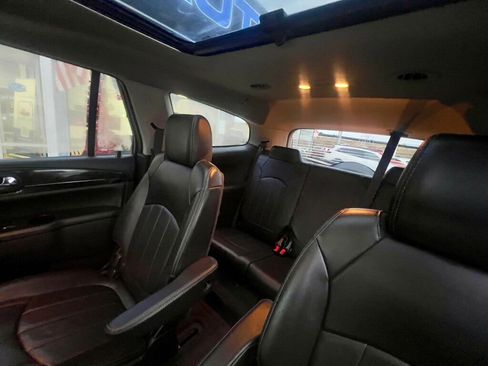 Used 2016 Buick Enclave Leather image 18