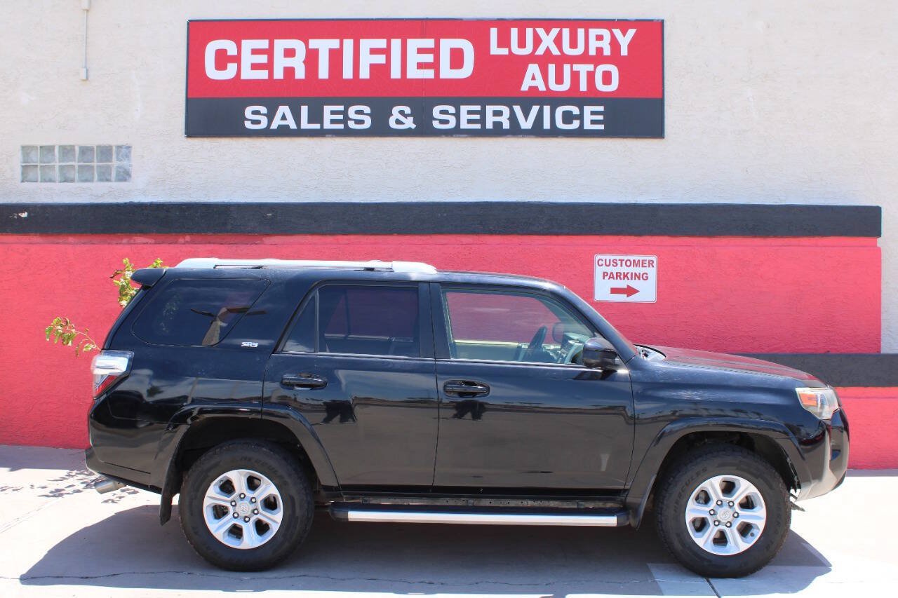 Used 2017 Toyota 4Runner SR5 AWD/4WD image 1