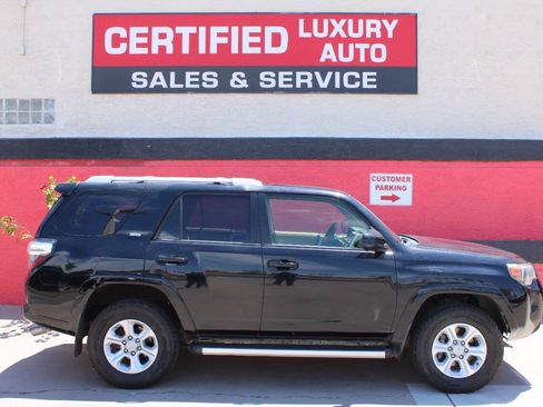 Used 2017 Toyota 4Runner SR5 AWD/4WD image 1