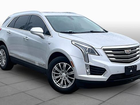 Used 2017 Cadillac XT5 Luxury FWD image 2