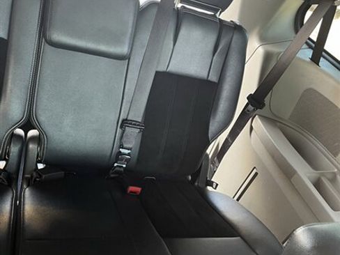 Used 2017 Dodge Grand Caravan SXT image 13
