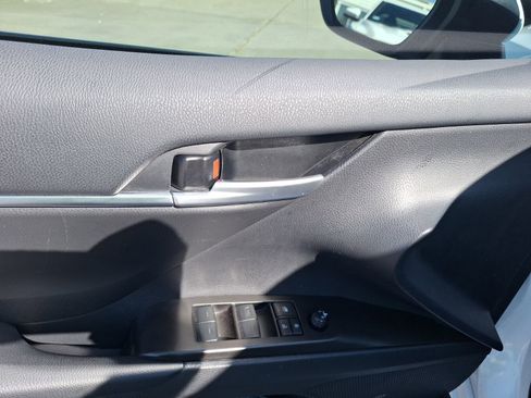 Used 2024 Toyota Camry SE image 16