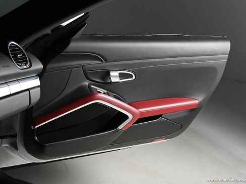 Used 2018 Porsche 718 Cayman S RWD image 37