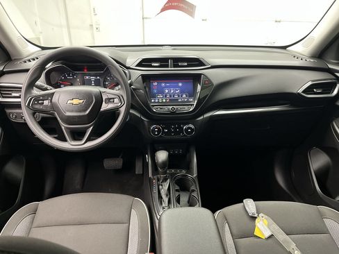 Used 2022 Chevrolet TrailBlazer LT w/ Convenience Package AWD/4WD image 4