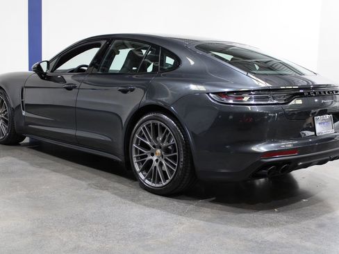 Used 2023 Porsche Panamera Platinum Edition image 10
