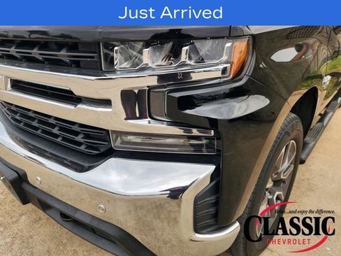Used 2020 Chevrolet Silverado 1500 LT w/ Texas Edition image 11