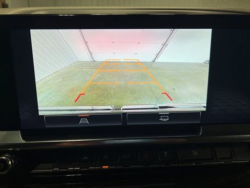 Certified 2023 GMC Sierra 1500 SLE image 17