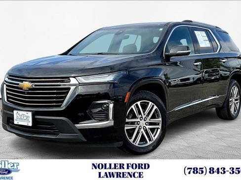 Used 2023 Chevrolet Traverse High Country image 1