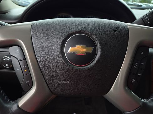 Used 2014 Chevrolet Suburban LT image 20