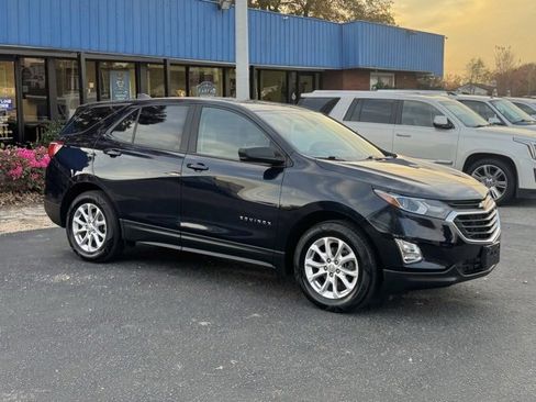 Used 2020 Chevrolet Equinox LS image 8