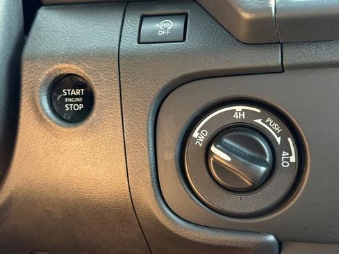 Used 2026 Nissan Frontier PRO-4X AWD/4WD image 18