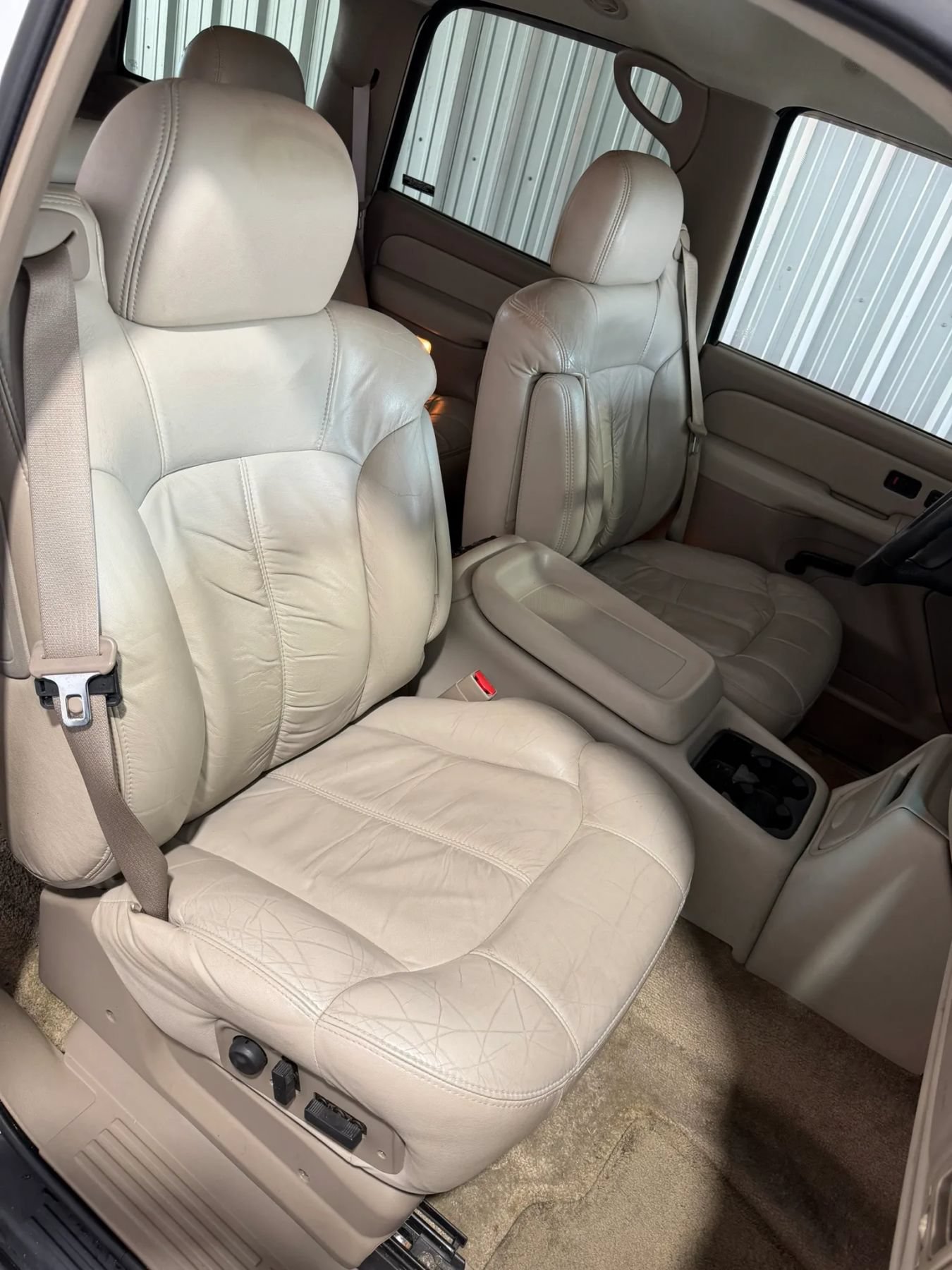 Used 2002 Chevrolet Tahoe LT RWD image 24