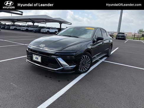 Certified 2025 Hyundai Sonata Limited FWD image 1