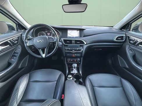 Used 2017 INFINITI QX30 Premium w/ Navigation Package image 25