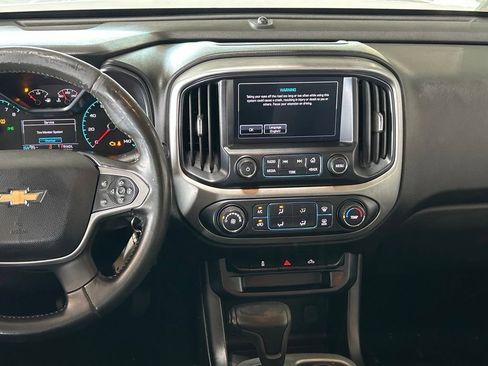 Used 2017 Chevrolet Colorado LT w/ LT Convenience Package RWD image 10
