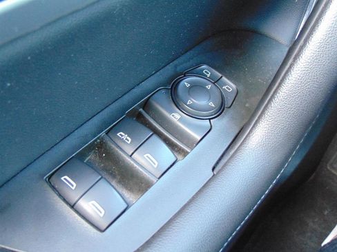 Used 2023 Chevrolet Blazer LT image 38