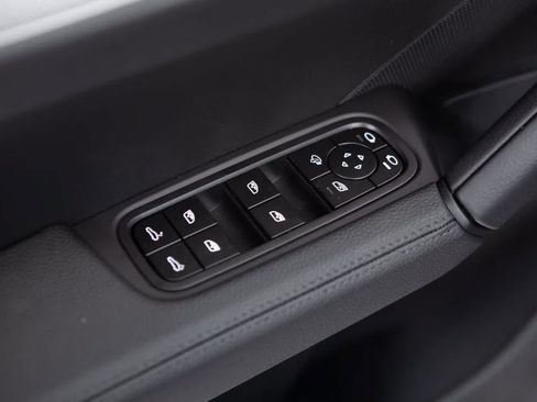 Certified 2026 Porsche Cayenne S AWD/4WD image 25