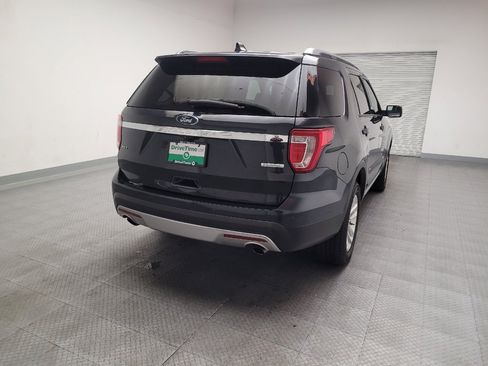 Used 2017 Ford Explorer XLT w/ Equipment Group 201A FWD image 7