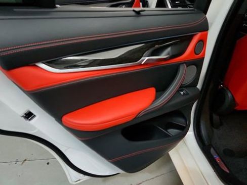 Used 2018 BMW X6 M w/ Executive Package image 18