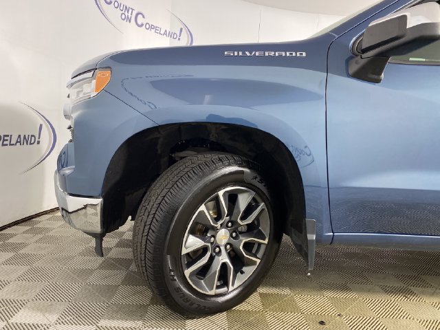 Used 2024 Chevrolet Silverado 1500 LT AWD/4WD image 28