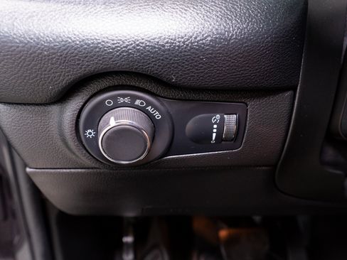 Used 2023 Dodge Durango AWD image 27